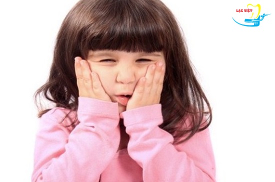 Lợi ích của việc trám sứ hoặc trám bảo vệ cho trẻ 4 tuổi có sâu răng?
